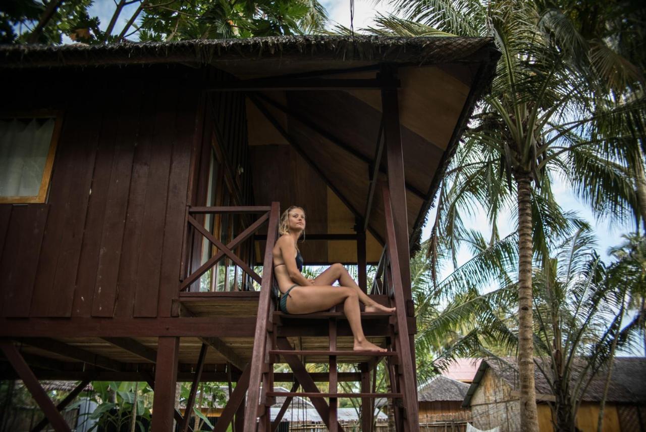 Simeulue Surflodges Lasikin Exterior photo
